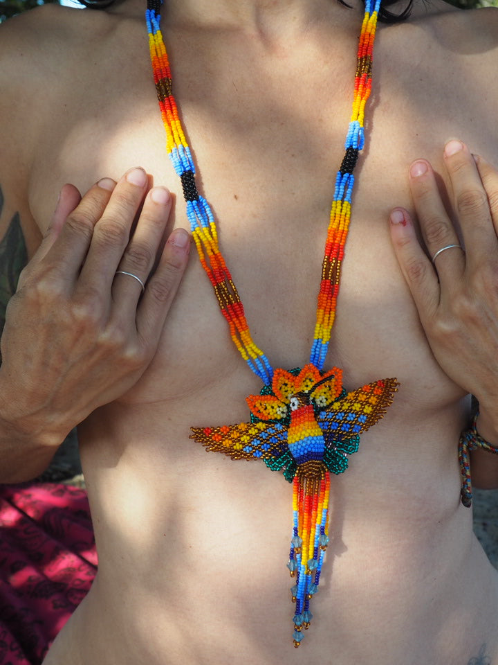 Necklace Colibri: Buscando la Flor de la Vida